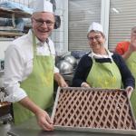 02 Bürgermeister beim Backen 001